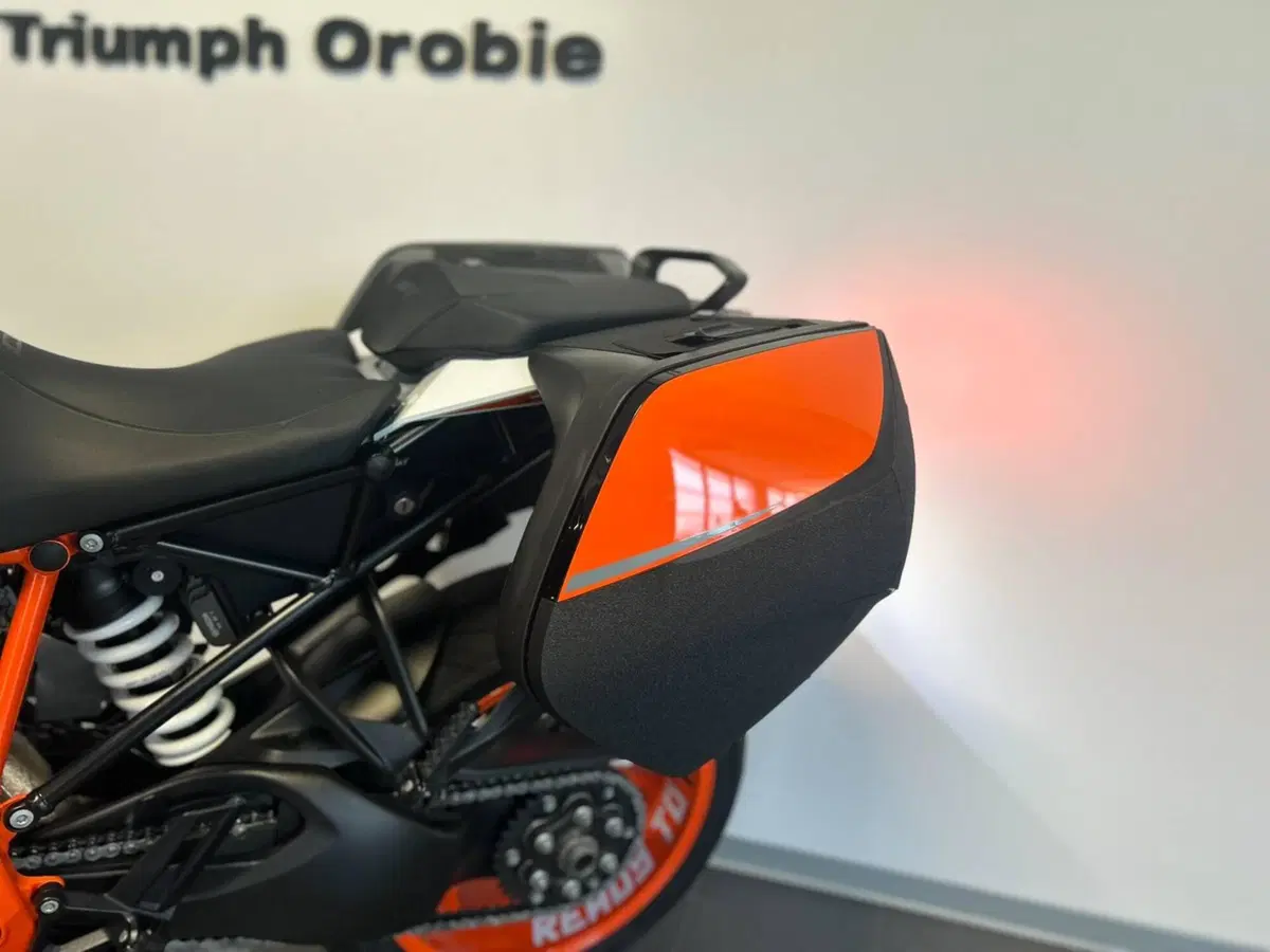 KTM 1290 Super Duke GT (2019 - 20) (14)