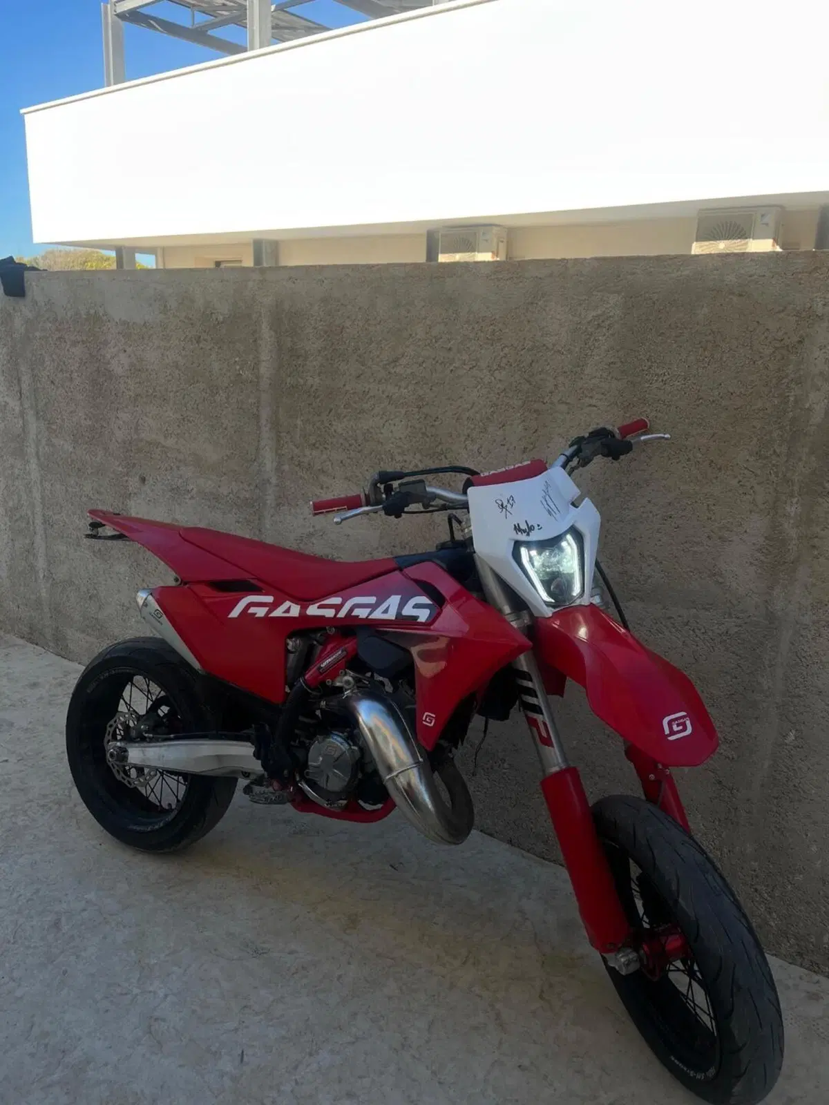 GASGAS MC 125 (2024) (2)