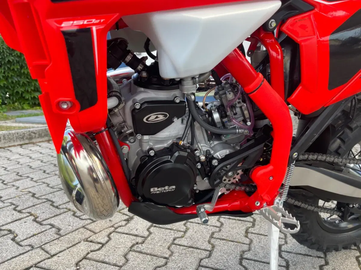Betamotor RR X-PRO 250 2T Enduro (2027) (5)