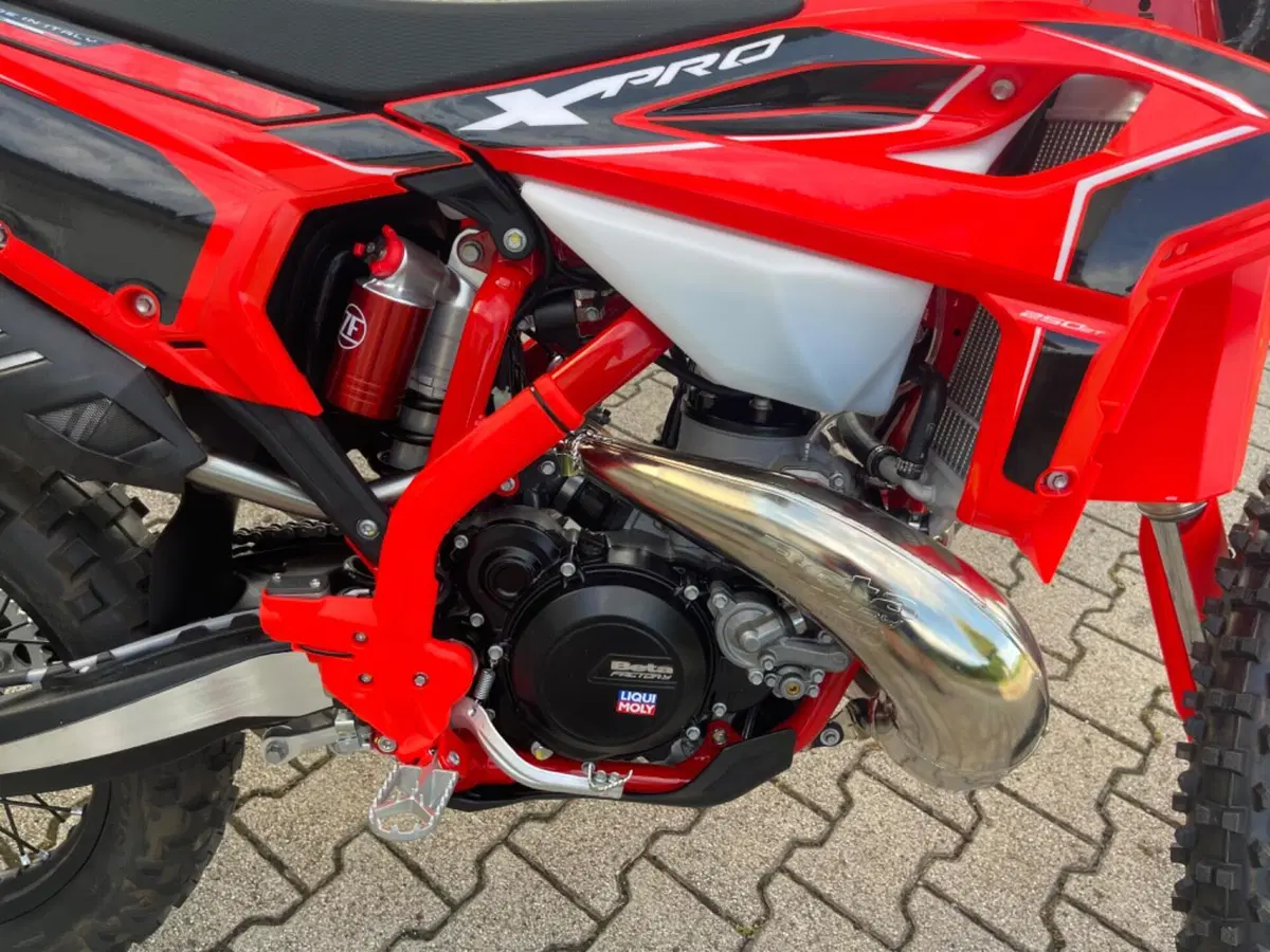 Betamotor RR X-PRO 250 2T Enduro (2027) (8)