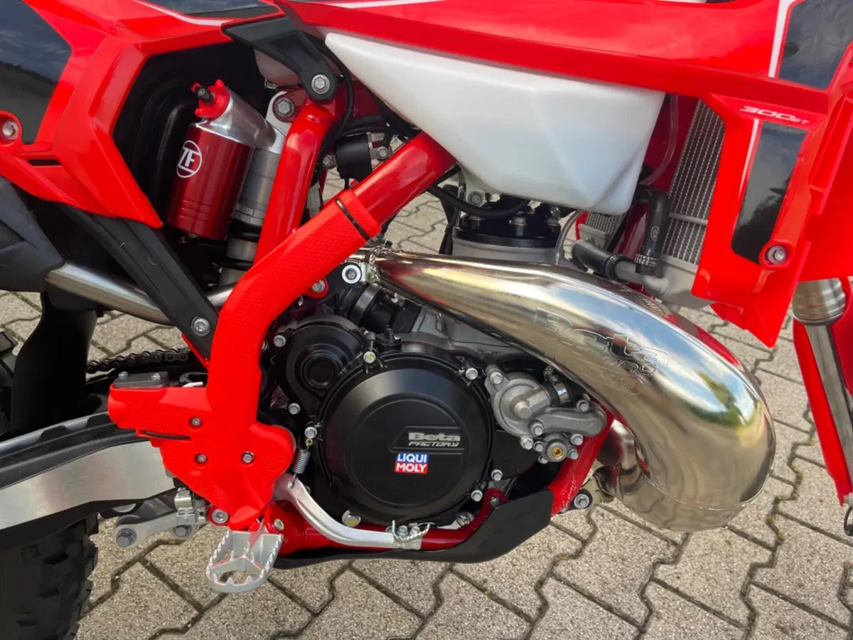 Betamotor RR X-PRO 300 2T Enduro (2027) (8)