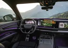 Audi cambia tutto: addio maxi schermi, tornano i tasti fisici negli abitacoli del futuro