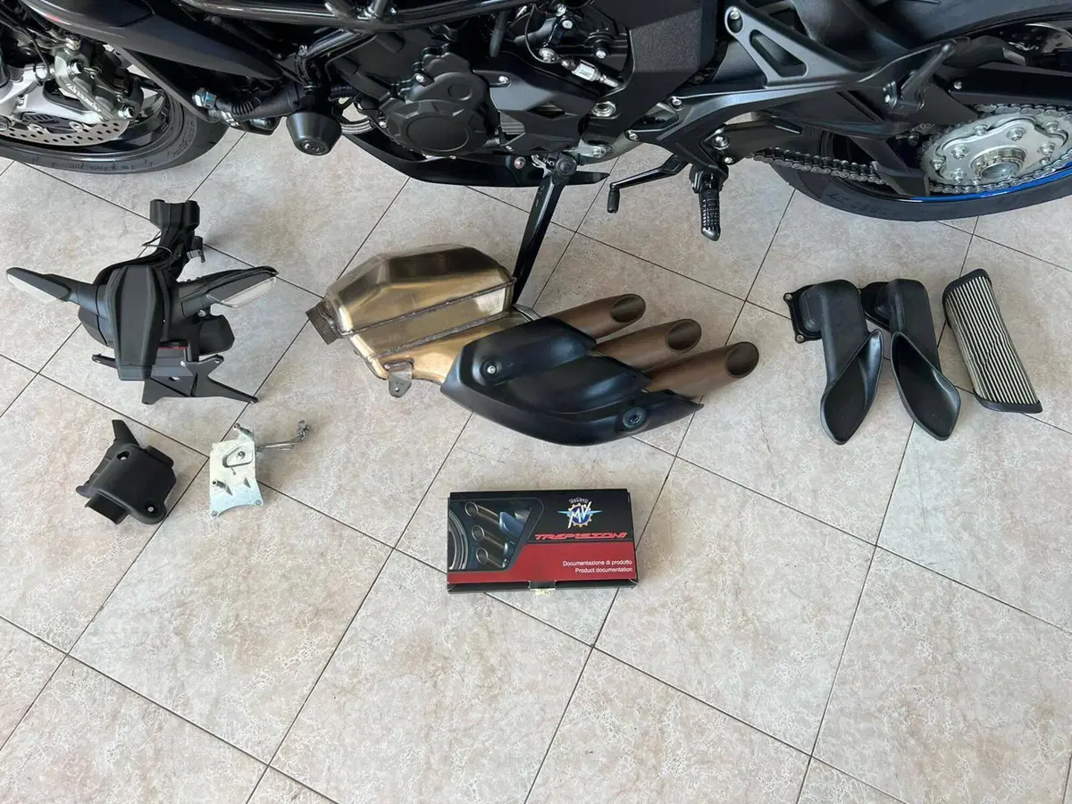 MV Agusta Brutale 800 (2020) (12)