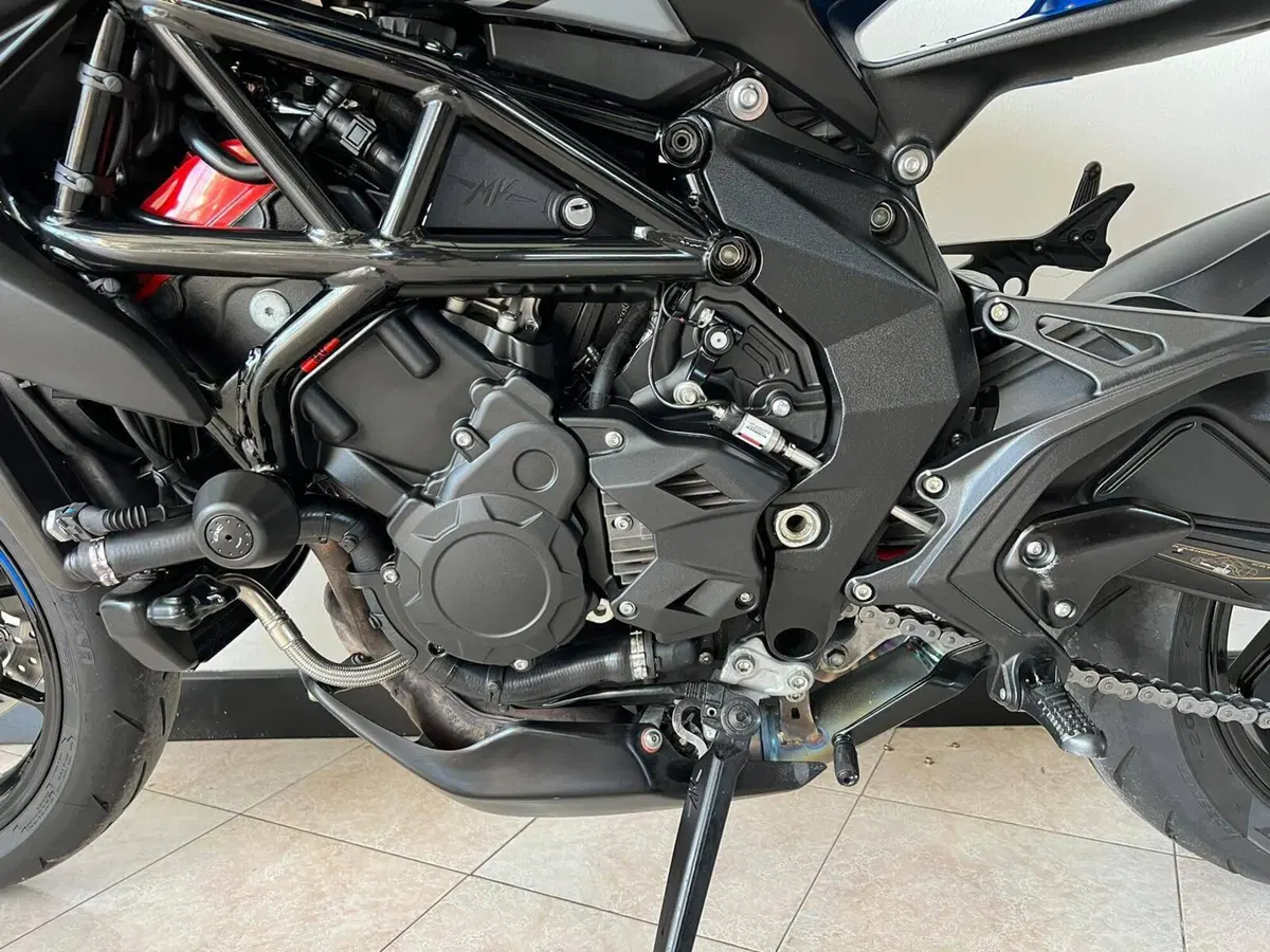 MV Agusta Brutale 800 (2020) (15)