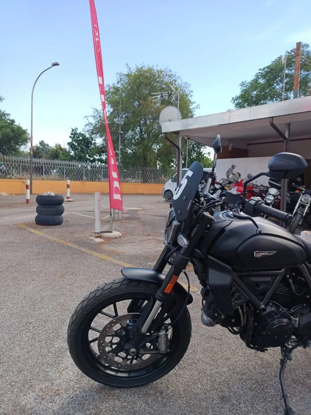 Ducati Scrambler 800 Icon Dark (2025 - 26) (5)