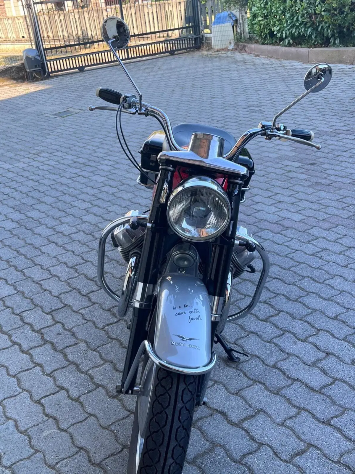 Moto Guzzi V7 700 (2)