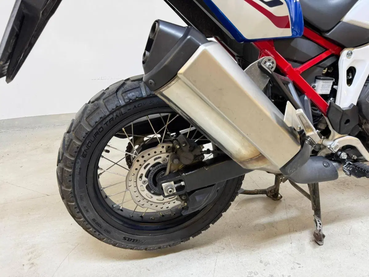 Honda Africa Twin CRF 1100L Urban (2022 - 23) (9)
