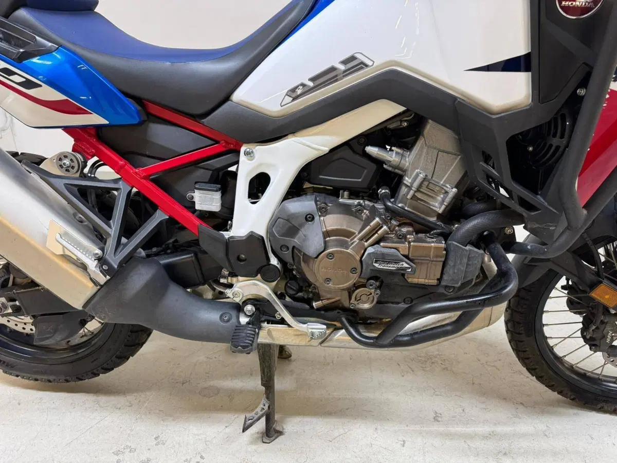 Honda Africa Twin CRF 1100L Urban (2022 - 23) (10)