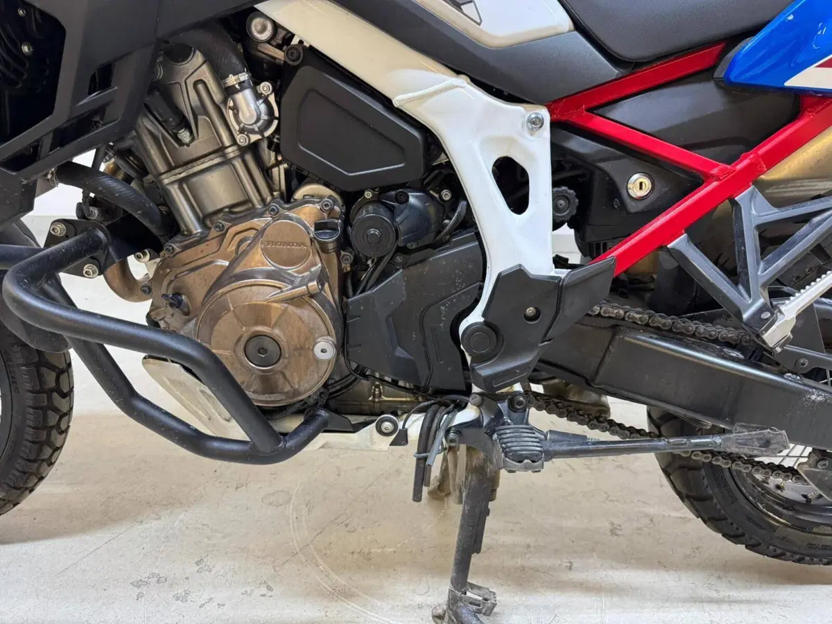Honda Africa Twin CRF 1100L Urban (2022 - 23) (13)