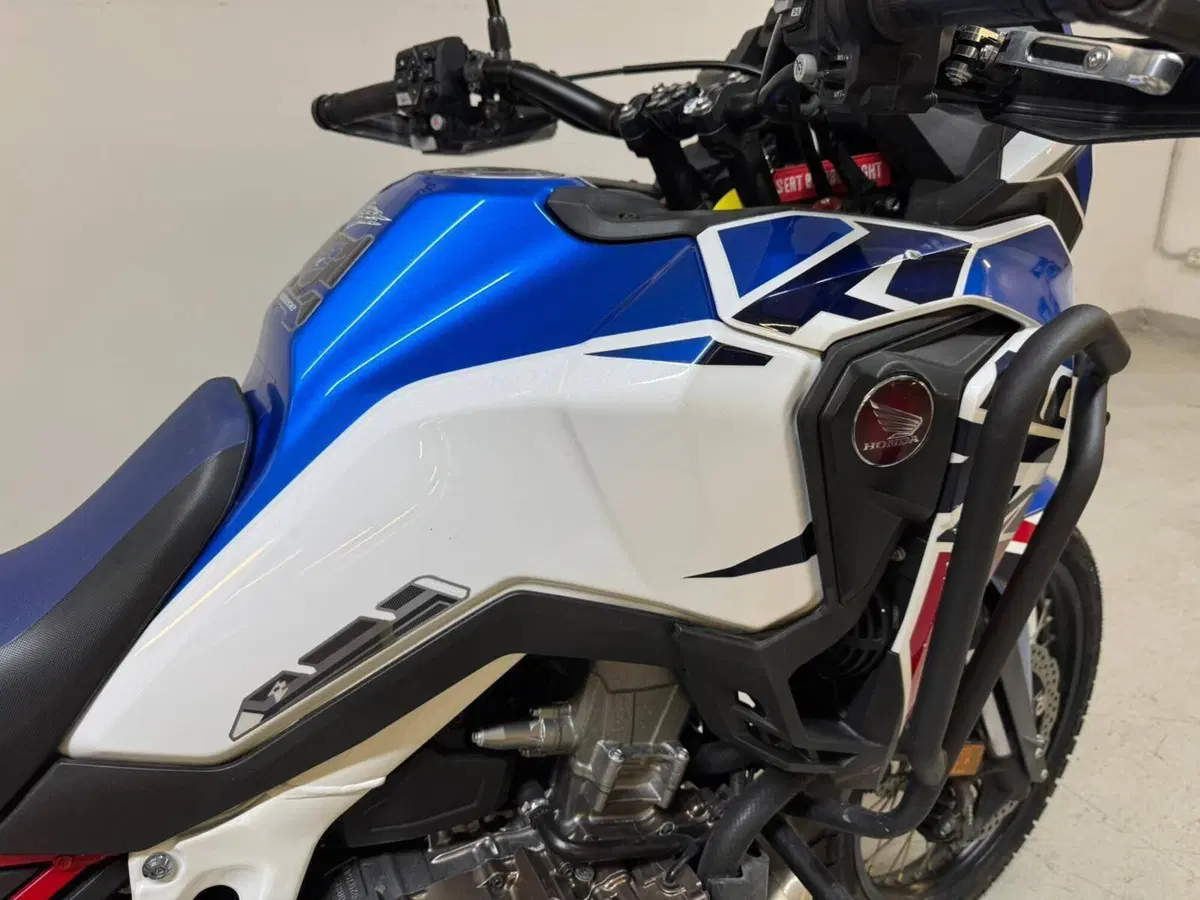 Honda Africa Twin CRF 1100L Urban (2022 - 23) (16)