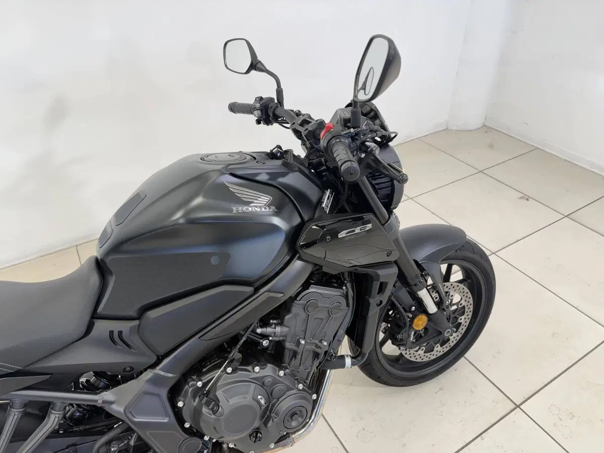Honda CB 650 R (2021 - 23) (8)