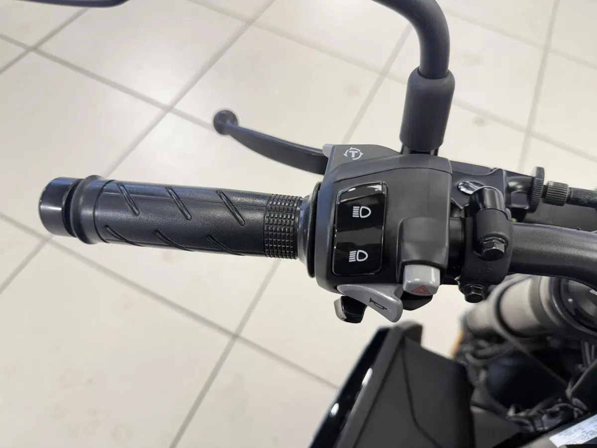 Honda CB 650 R (2021 - 23) (10)