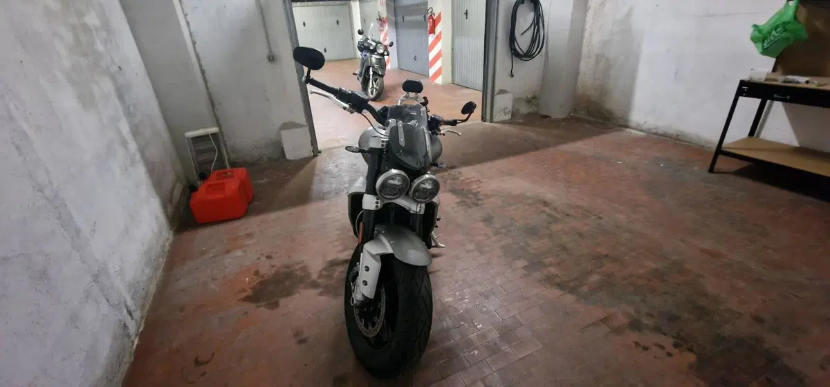 Triumph Rocket 3 R (2021 - 24) (3)