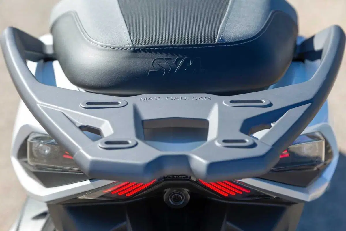 Uno scooter GT comodo e versatile a buon prezzo? Abbiamo testato il nuovo Cruisym 400 [VIDEO] (25)