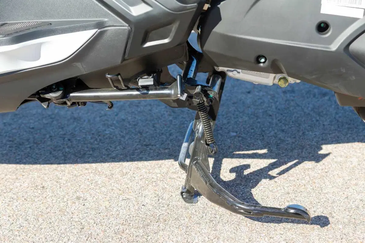 Uno scooter GT comodo e versatile a buon prezzo? Abbiamo testato il nuovo Cruisym 400 [VIDEO] (30)