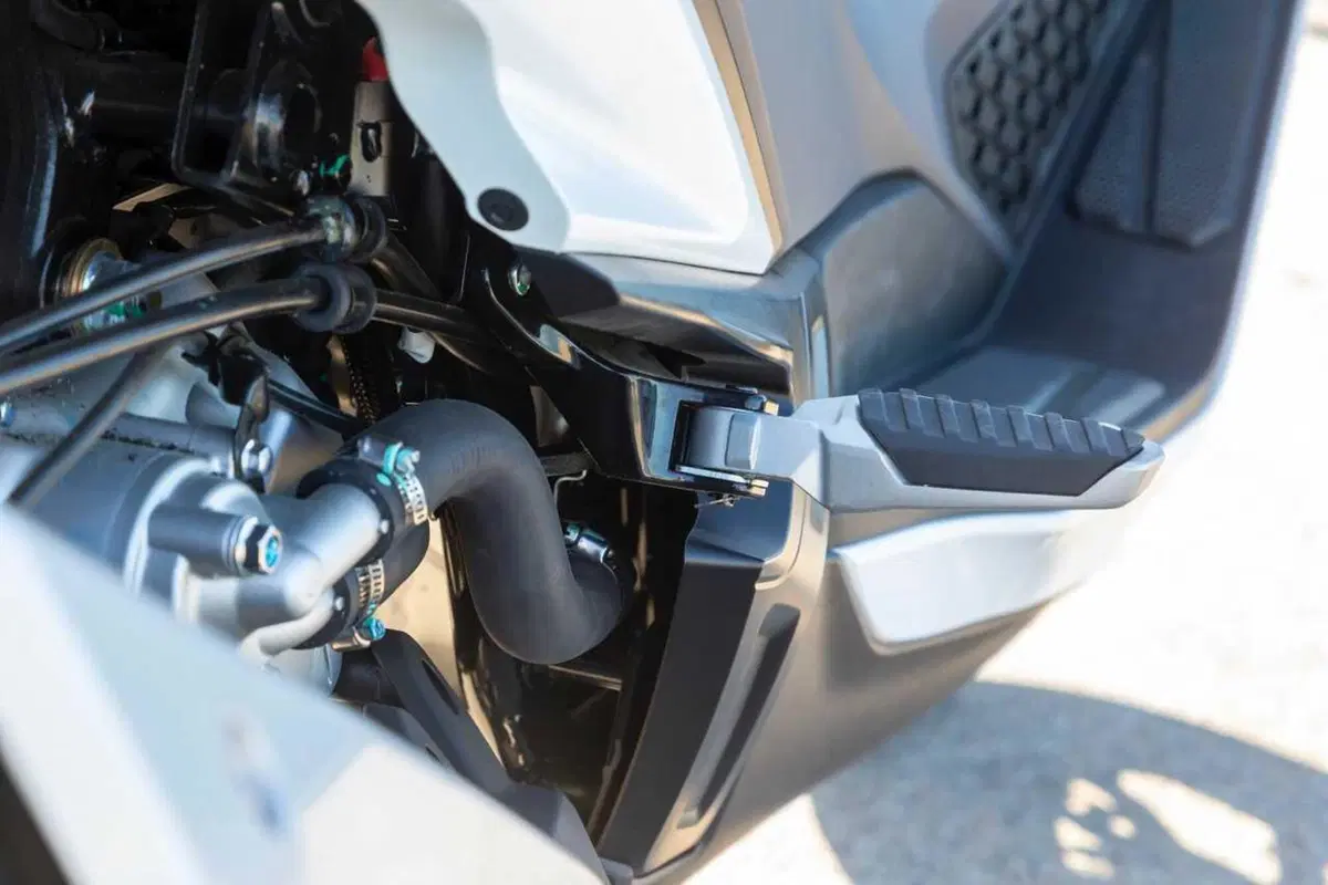 Uno scooter GT comodo e versatile a buon prezzo? Abbiamo testato il nuovo Cruisym 400 [VIDEO] (40)