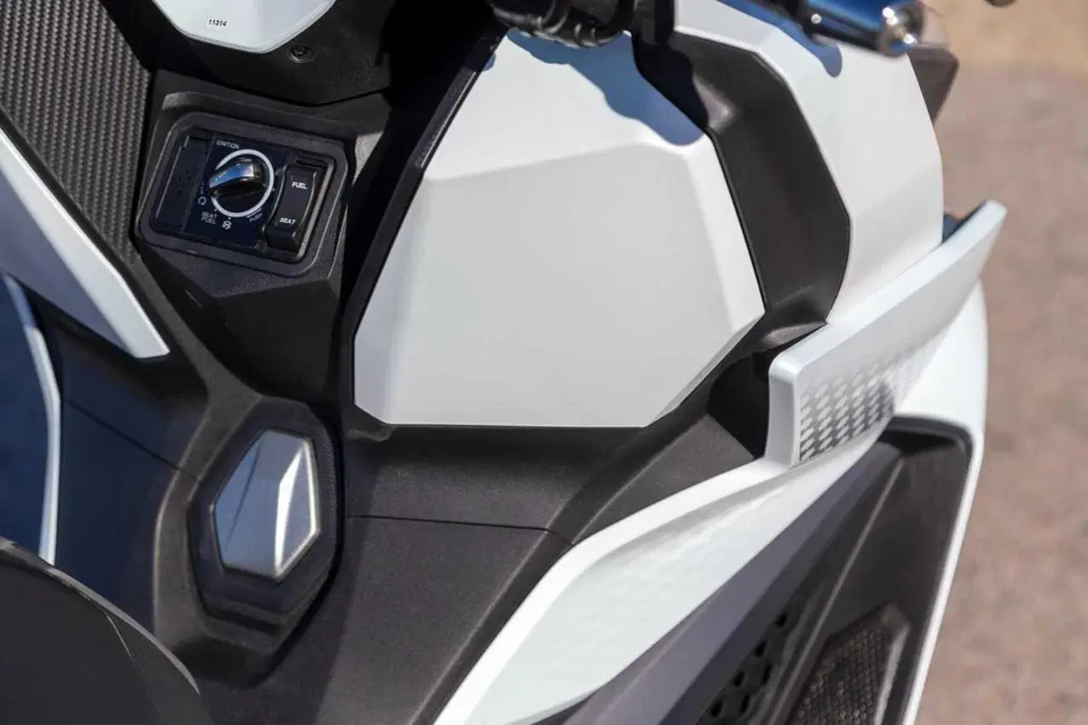 Uno scooter GT comodo e versatile a buon prezzo? Abbiamo testato il nuovo Cruisym 400 [VIDEO] (42)