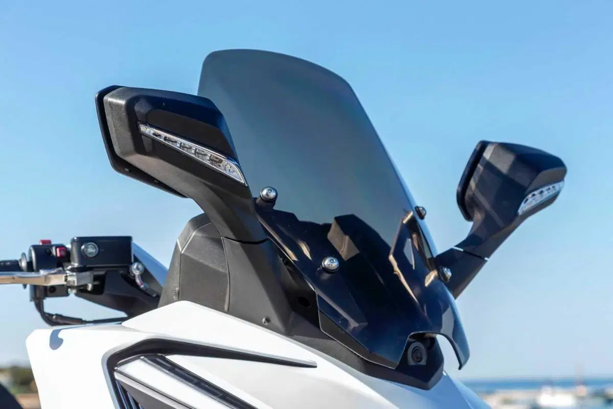 Uno scooter GT comodo e versatile a buon prezzo? Abbiamo testato il nuovo Cruisym 400 [VIDEO] (49)