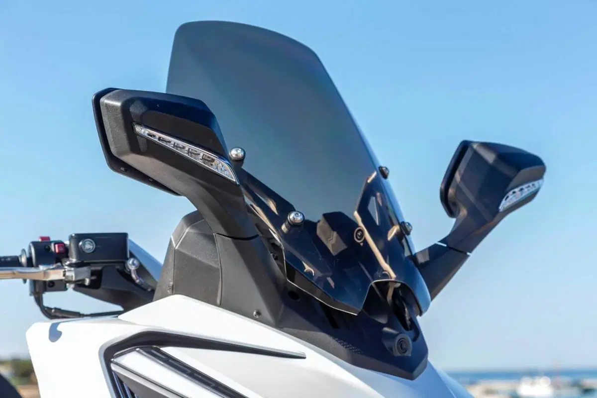 Uno scooter GT comodo e versatile a buon prezzo? Abbiamo testato il nuovo Cruisym 400 [VIDEO] (50)