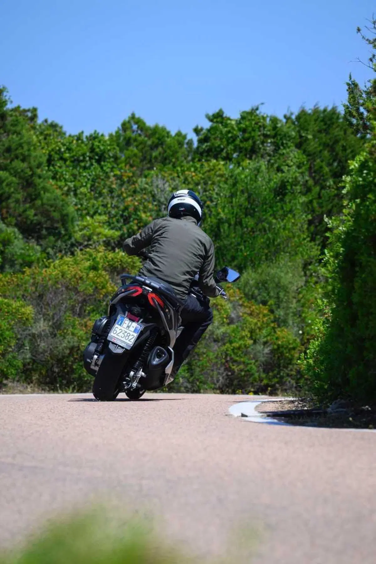 Uno scooter GT comodo e versatile a buon prezzo? Abbiamo testato il nuovo Cruisym 400 [VIDEO]