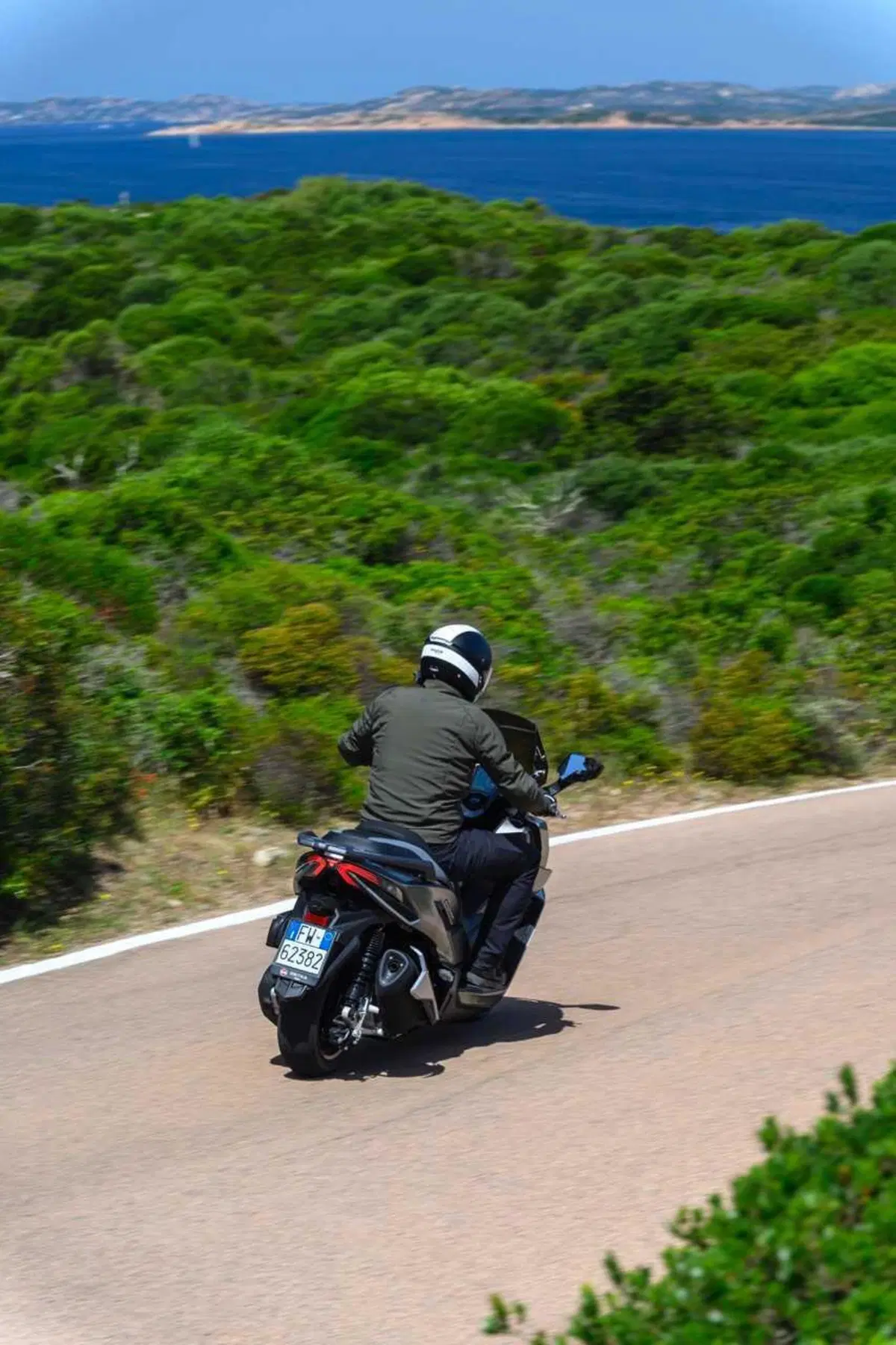 Uno scooter GT comodo e versatile a buon prezzo? Abbiamo testato il nuovo Cruisym 400 [VIDEO] (2)