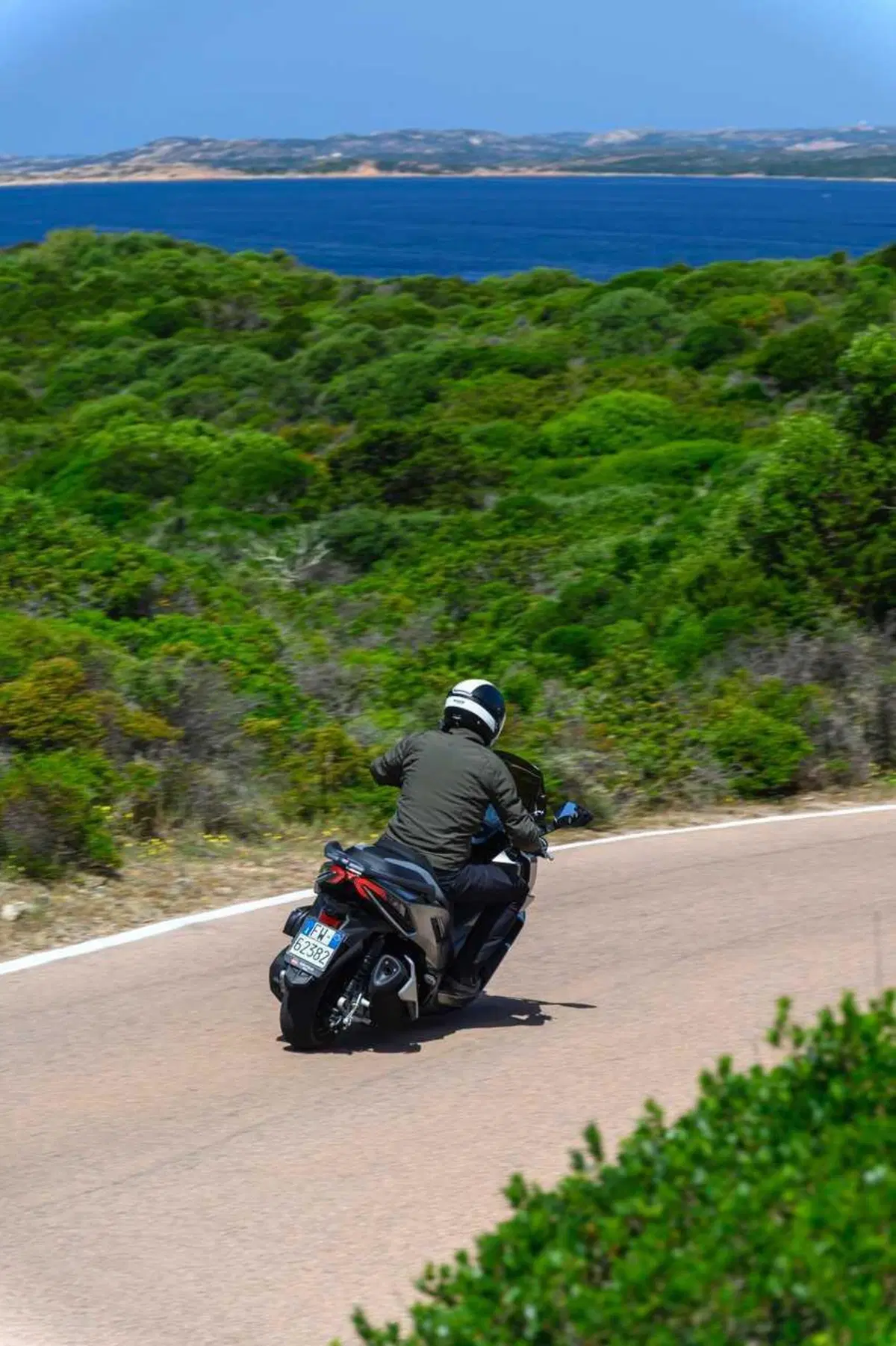 Uno scooter GT comodo e versatile a buon prezzo? Abbiamo testato il nuovo Cruisym 400 [VIDEO] (3)