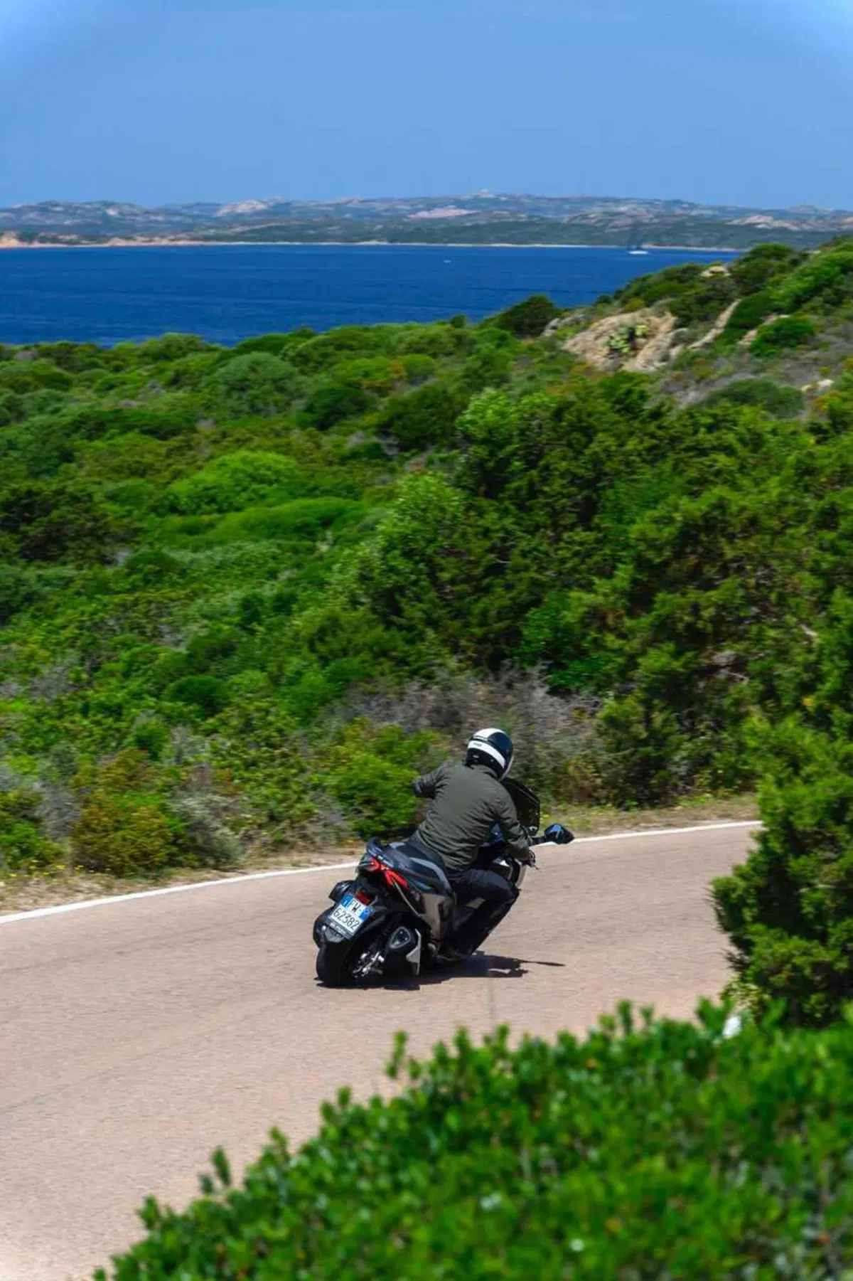 Uno scooter GT comodo e versatile a buon prezzo? Abbiamo testato il nuovo Cruisym 400 [VIDEO] (4)