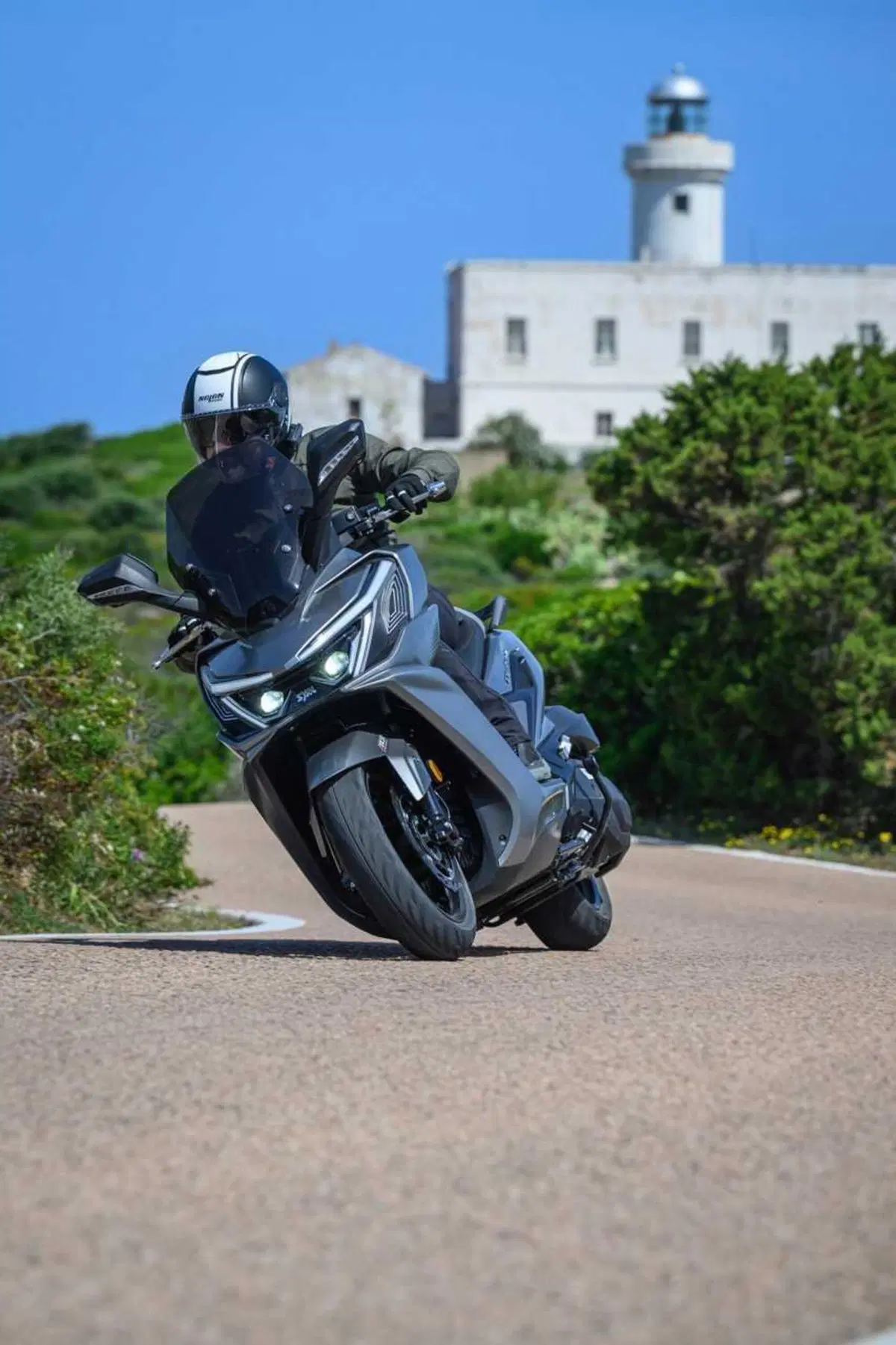 Uno scooter GT comodo e versatile a buon prezzo? Abbiamo testato il nuovo Cruisym 400 [VIDEO] (19)