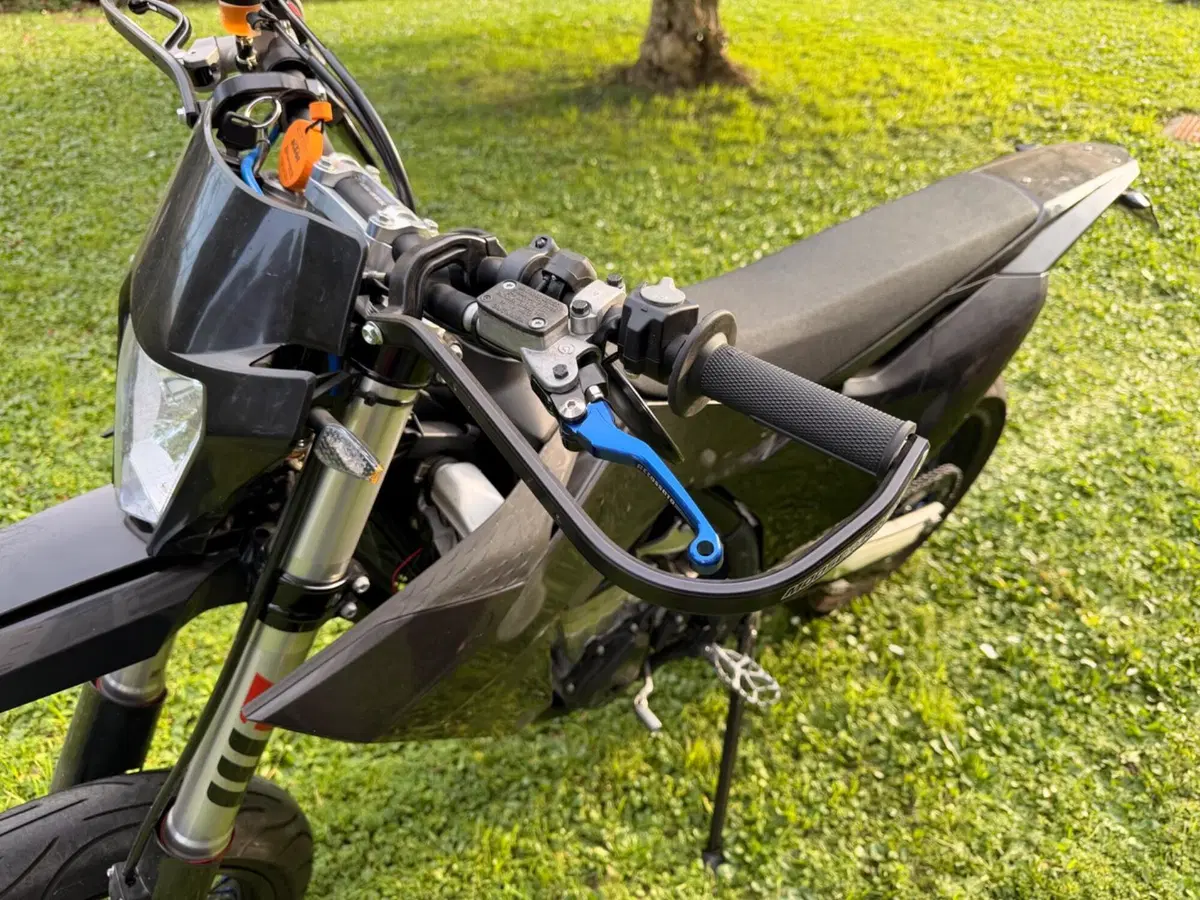 KTM 450 SX-F (2023) (2)