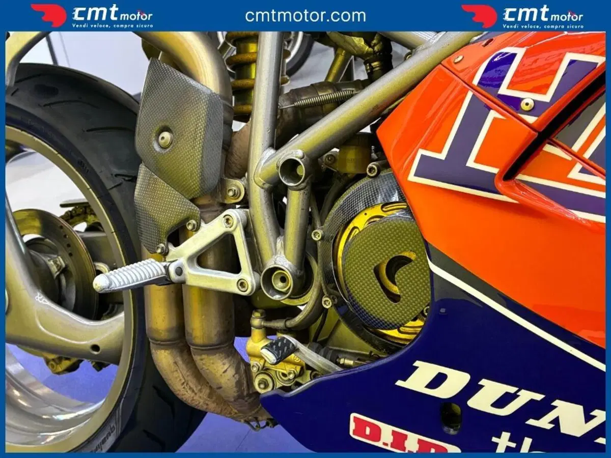 Ducati 748 Biposto (1998 - 03) (10)