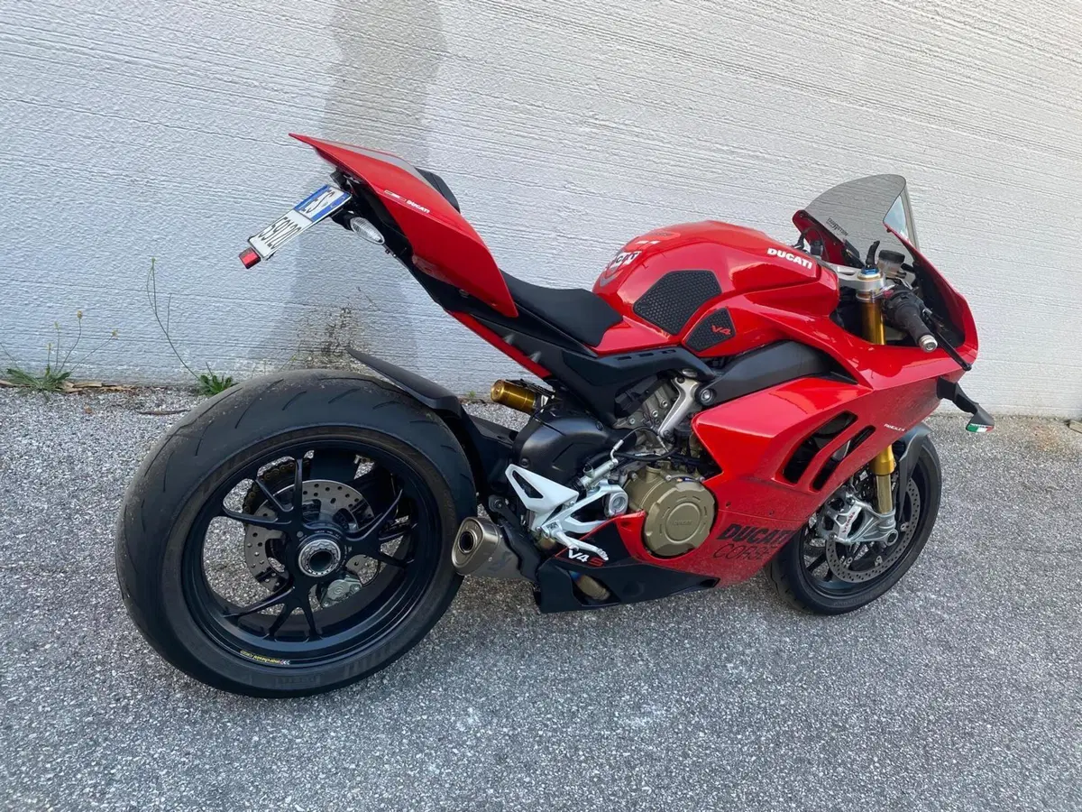 Ducati Panigale V4 S 1100 (2021) (5)