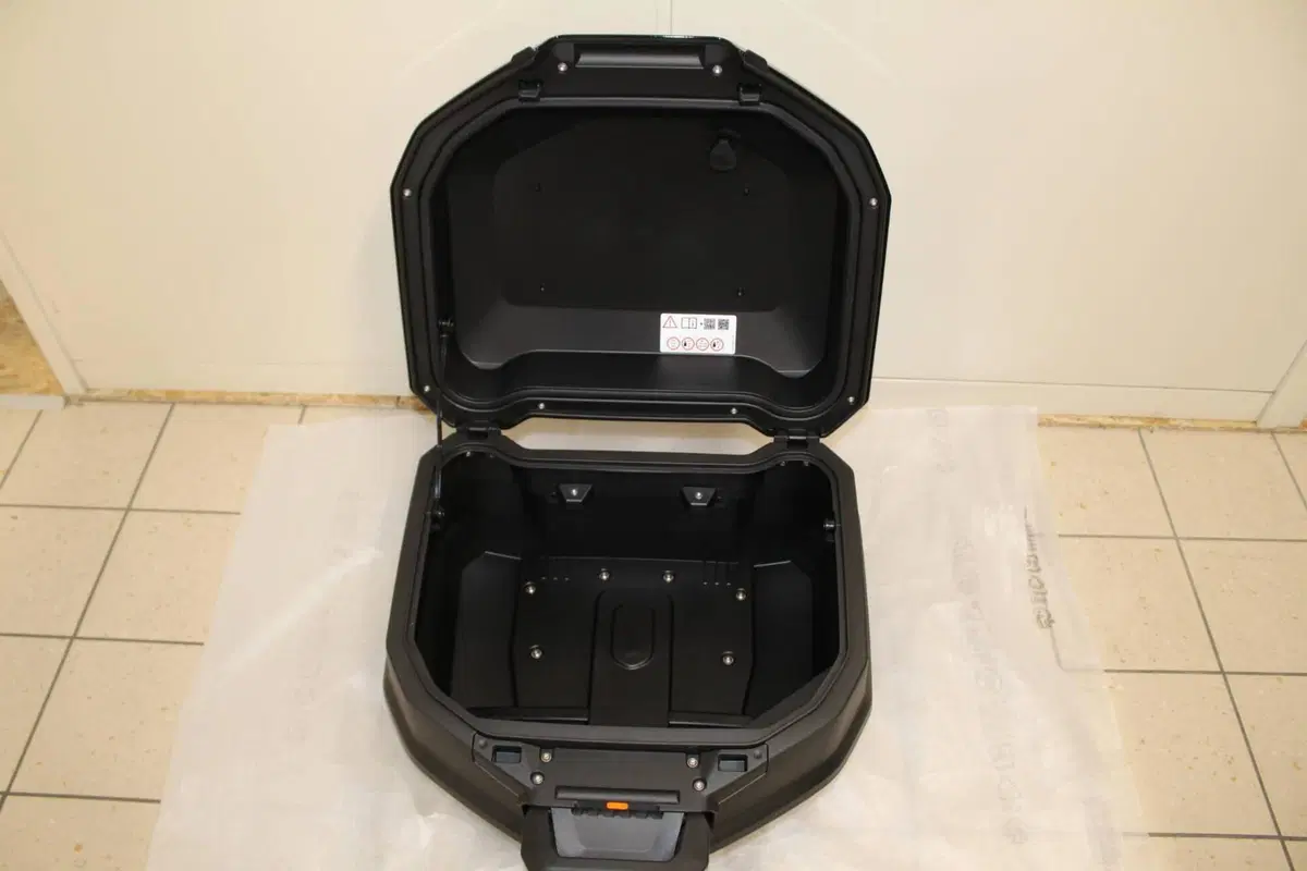 TOP CASE BMW 39L ELETTRIFICATO (4)