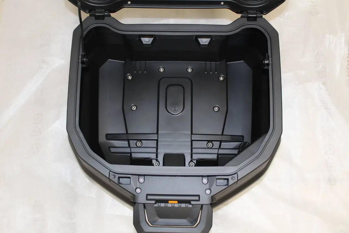 TOP CASE BMW 39L ELETTRIFICATO (5)