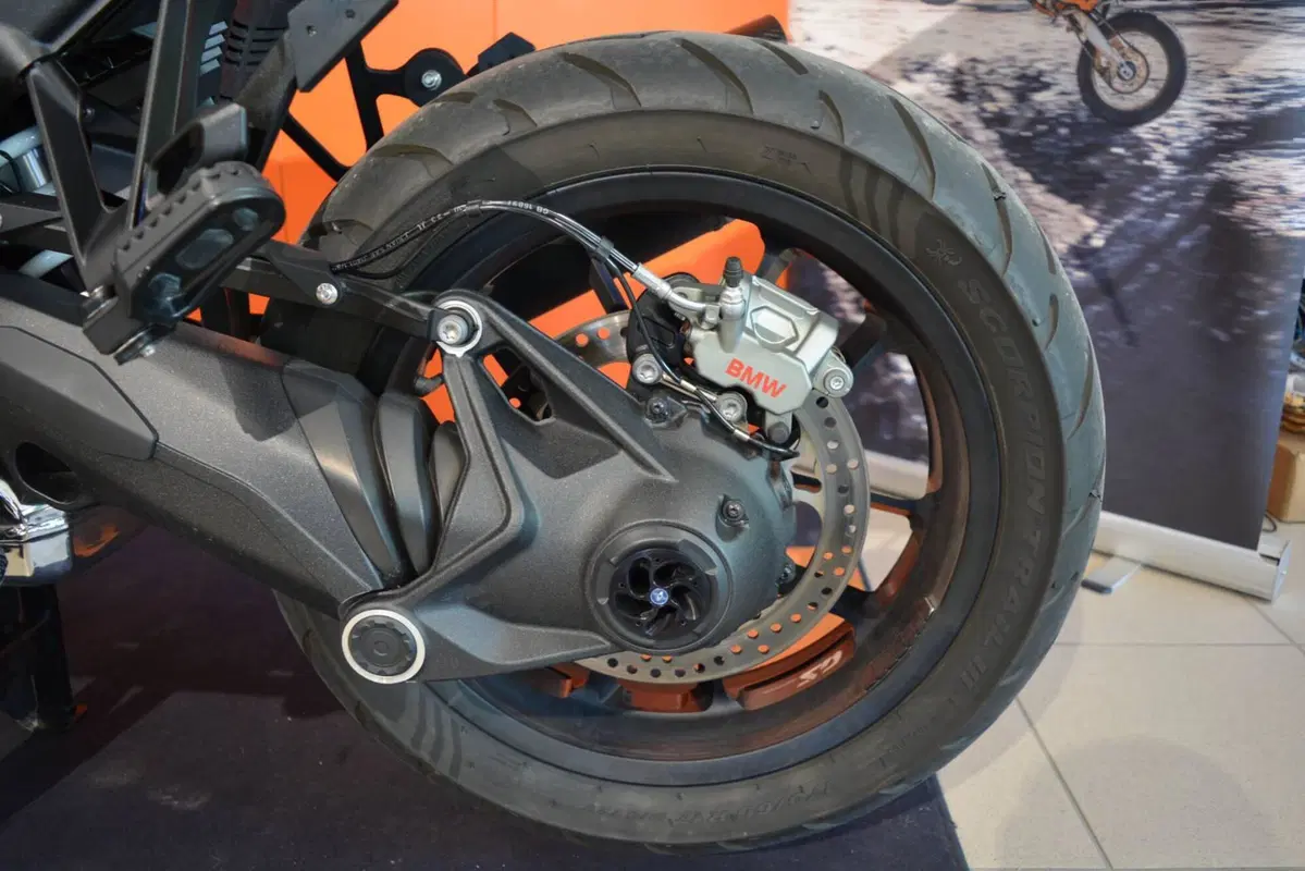 Bmw R 1300 GS Triple Black (2023 - 26) (16)