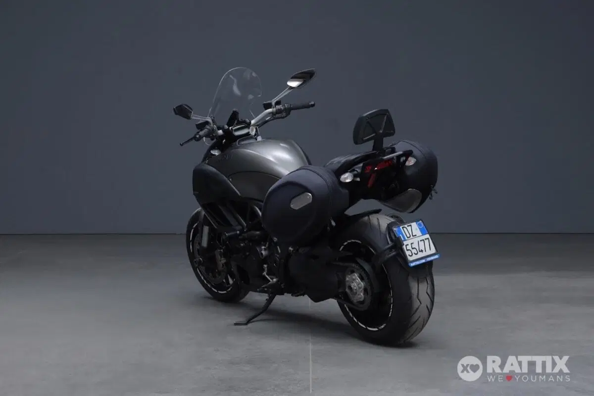 Ducati Diavel 1200 Carbon (2010 - 13) (5)