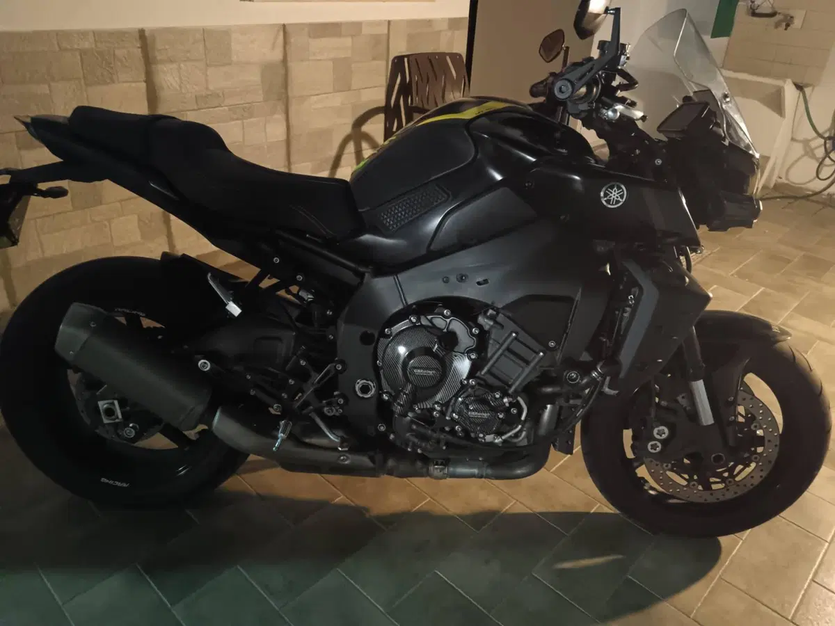 Yamaha MT-10 (2022 - 26) (2)