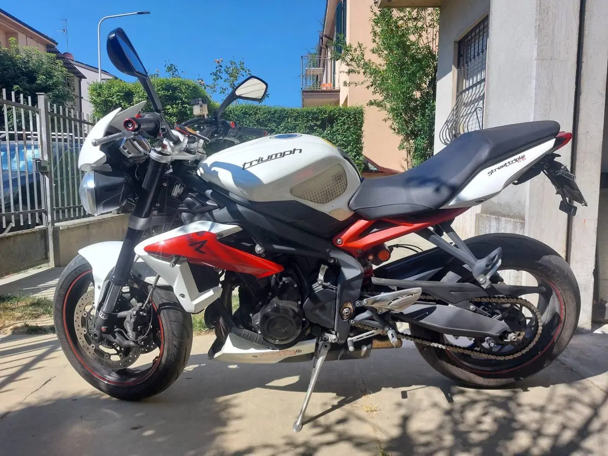 Triumph Street Triple R ABS (2013 - 17) (2)