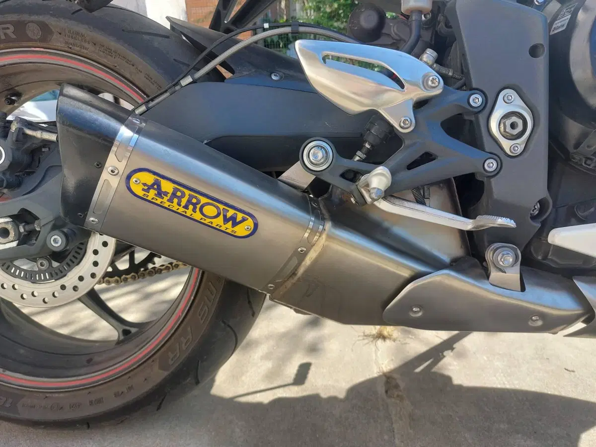 Triumph Street Triple R ABS (2013 - 17) (4)