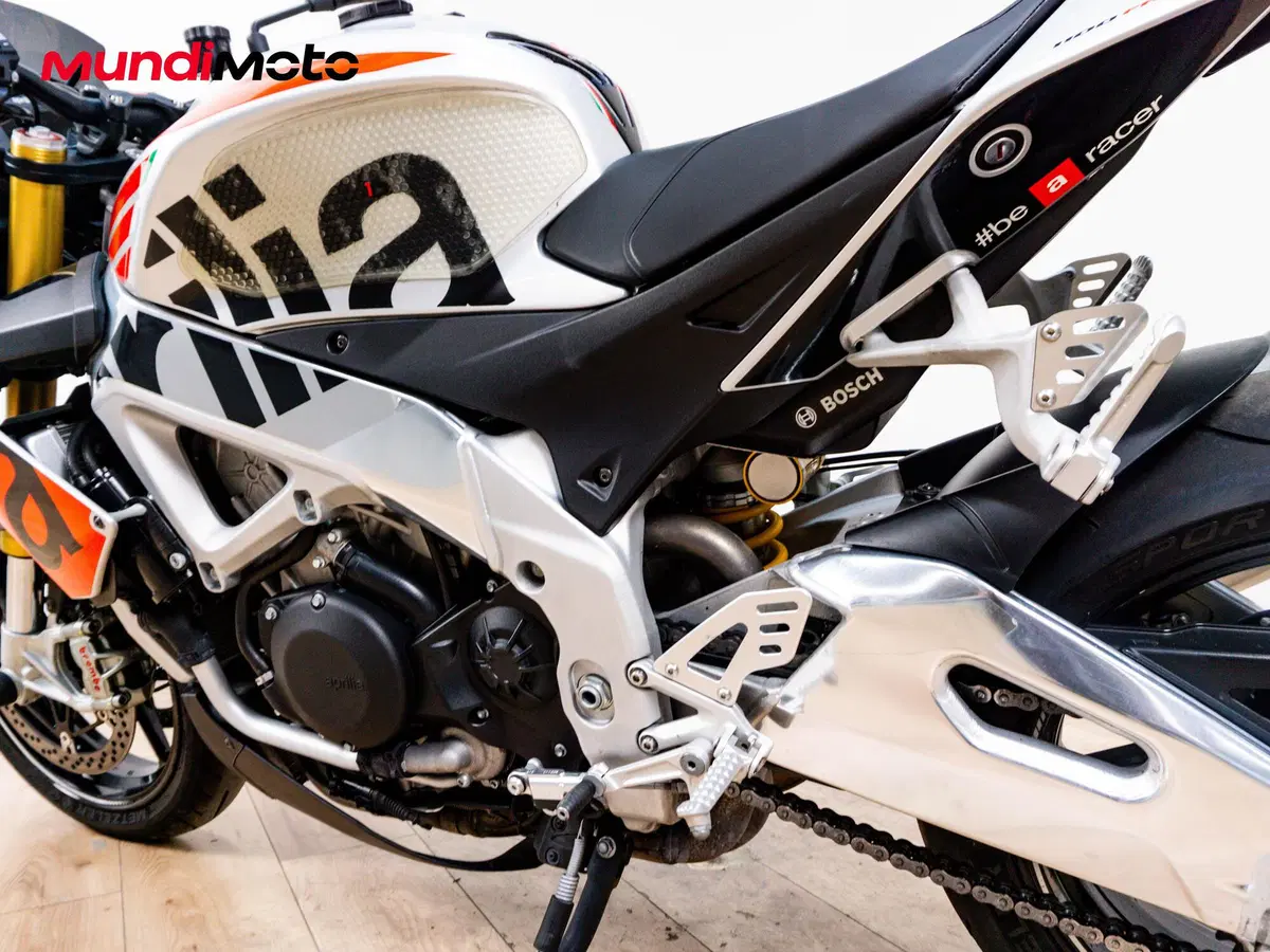 Aprilia Tuono V4 RR (2015 - 17) (10)