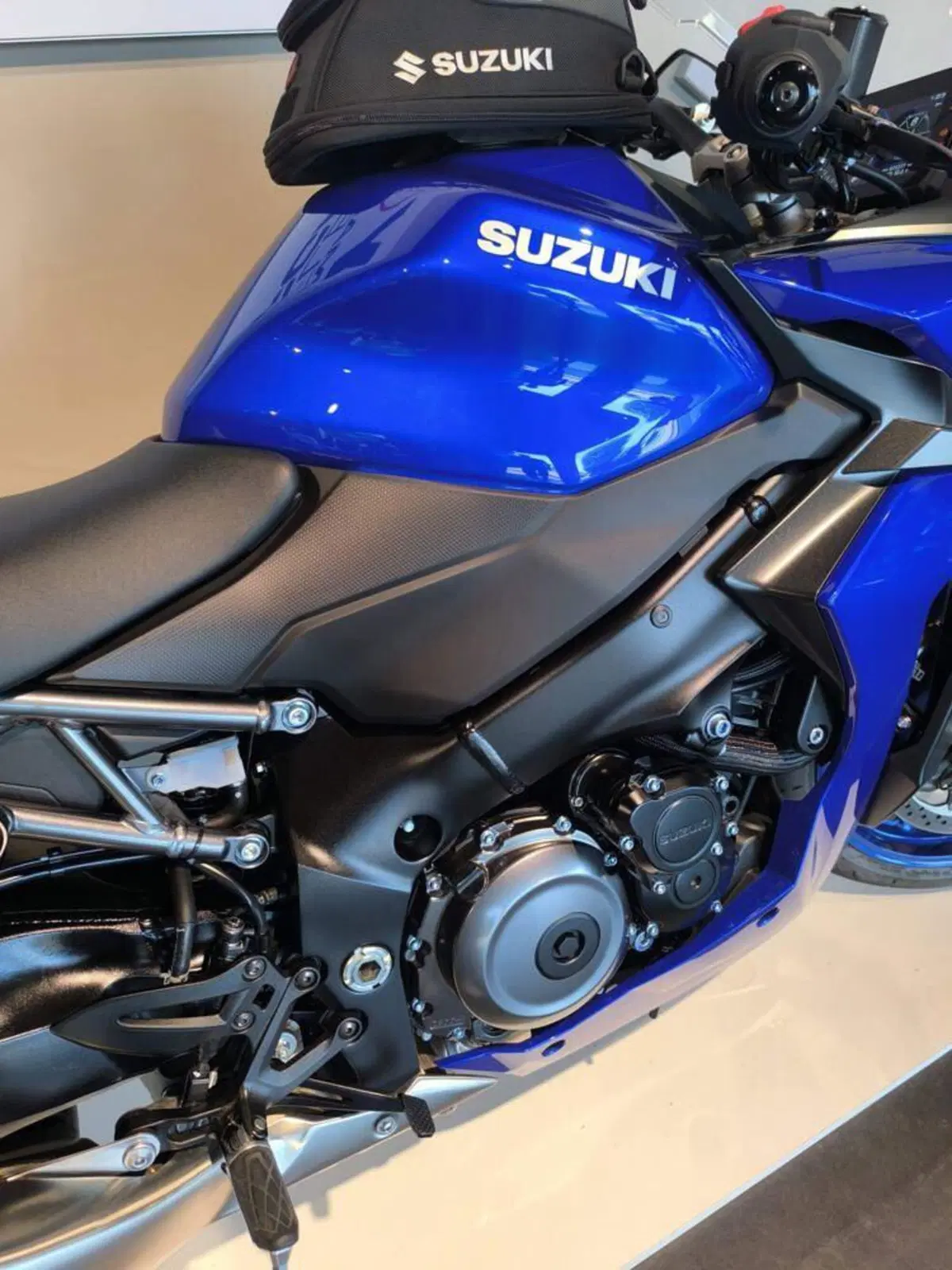 Suzuki GSX-S1000GT (2025 - 26) (4)