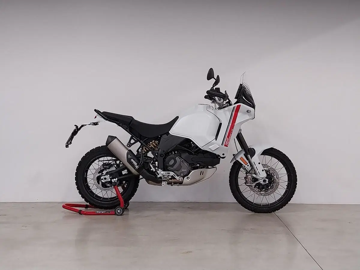 Ducati DesertX (2022 - 25) (2)