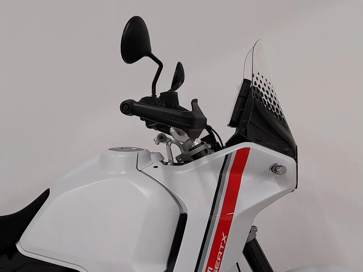 Ducati DesertX (2022 - 25) (9)