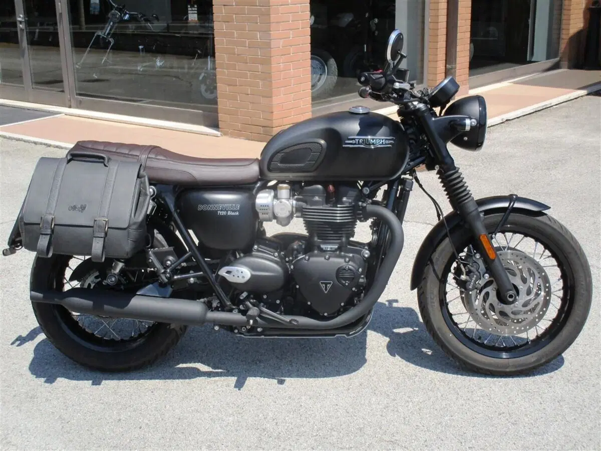 Triumph Bonneville T120 Stealth Edition (2024)