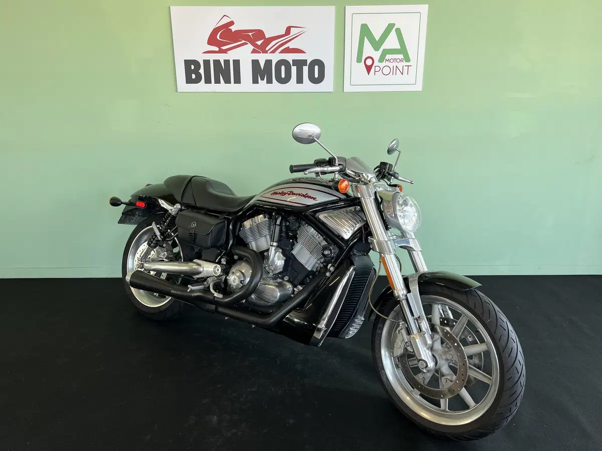 Harley-Davidson 1130 Street Rod (2006 - 07) - VRSCR (2)