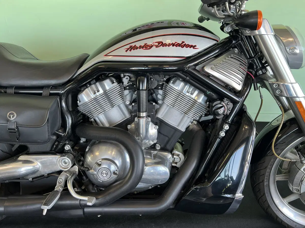 Harley-Davidson 1130 Street Rod (2006 - 07) - VRSCR (9)