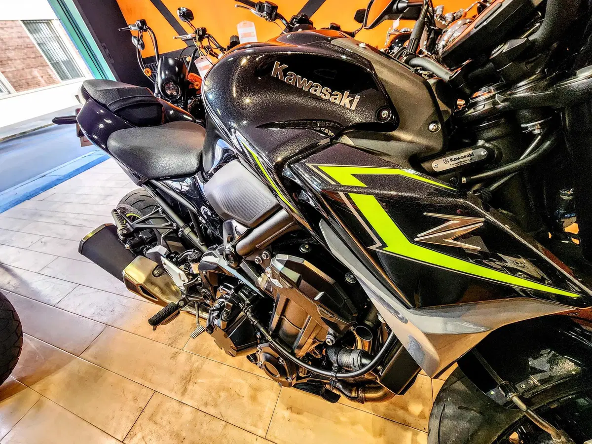 Kawasaki Z 900 (2021 - 24) (9)