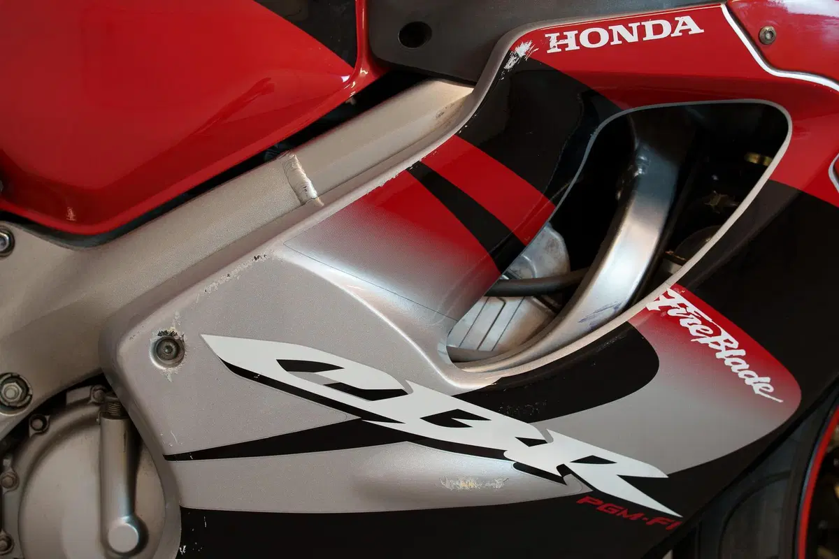Honda CBR 600 F (2001 - 06) (5)