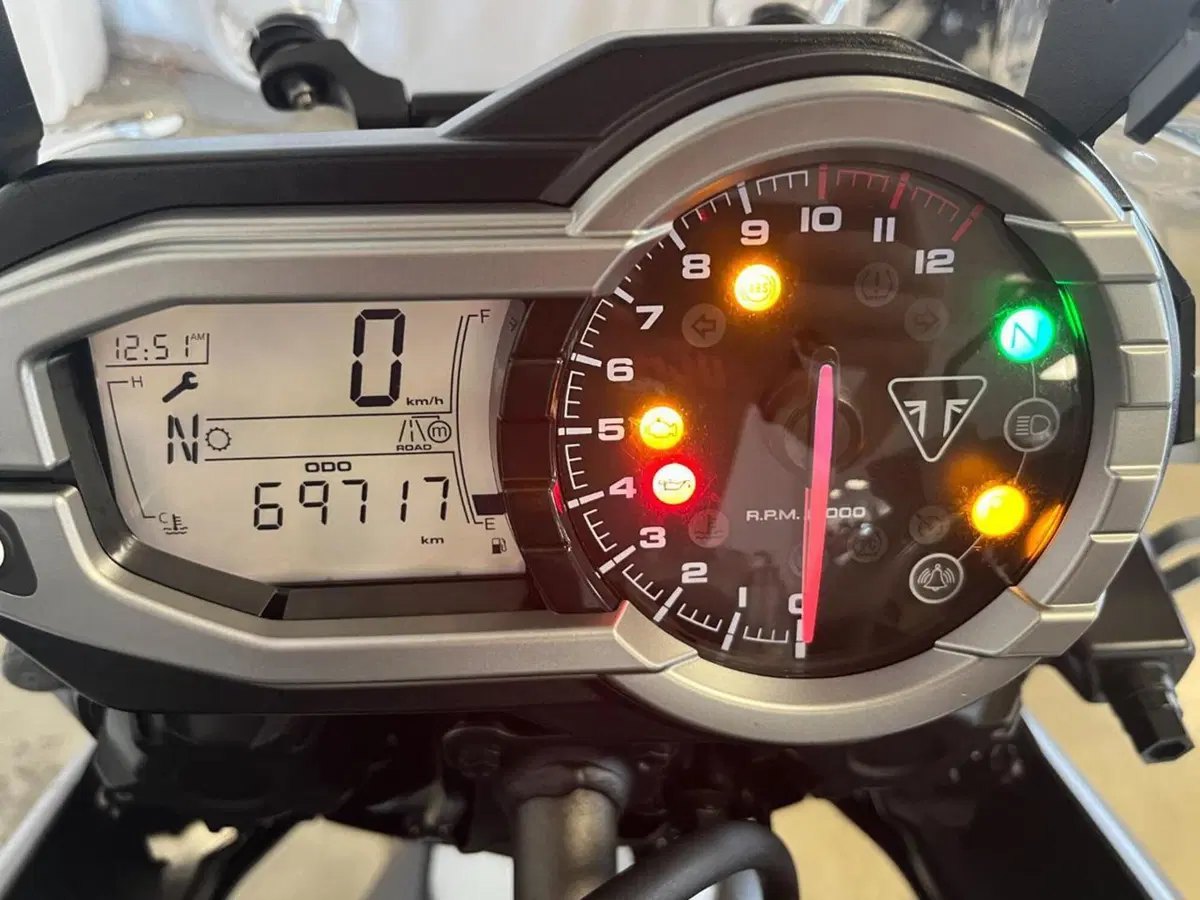 Triumph Tiger 800 XRx (2017 - 18) (13)