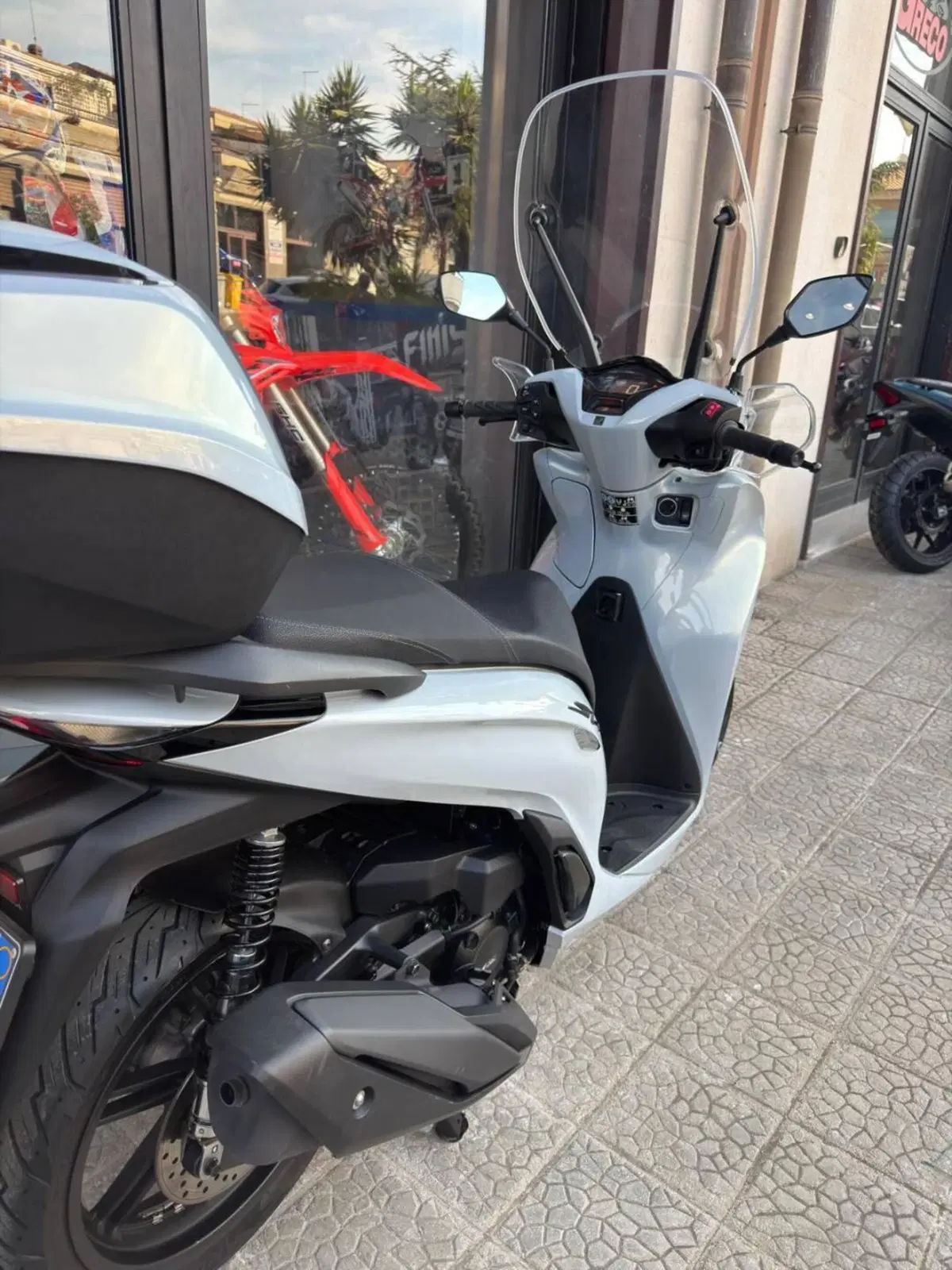 Honda SH 350i GT (2025 - 26) (3)