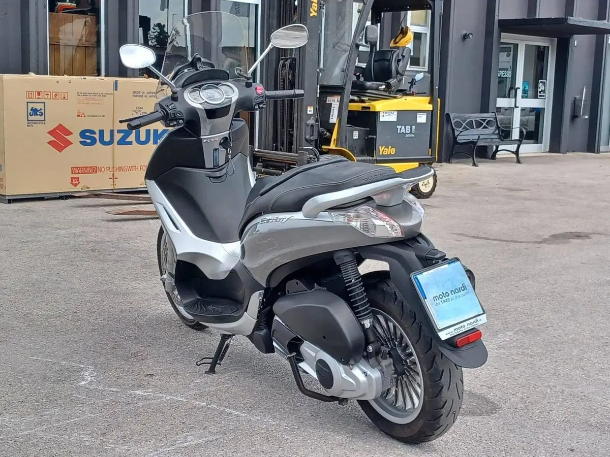 Piaggio Beverly 300 i.e. (2010 - 16) (6)